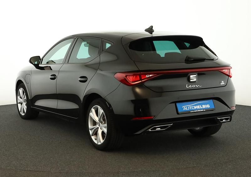 Gebraucht Seat Leon FR 204 PS (150 kW) 2023 Mitternachtsschwarz metallic SUV
