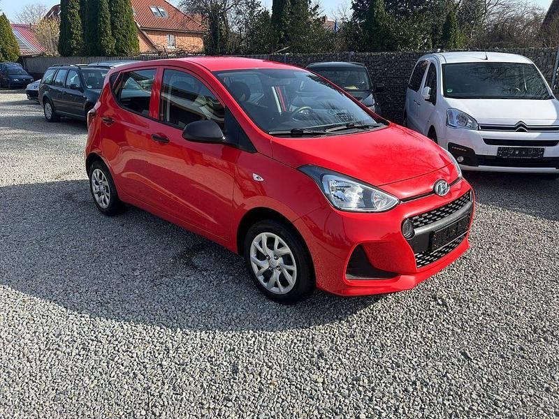 Gebraucht Hyundai i10 Select 67 PS (49 kW) 2019 Rot Kleinwagen