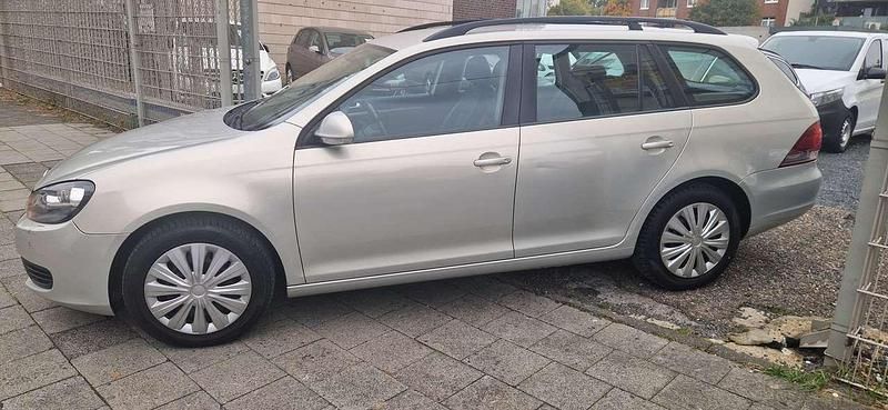 Gebraucht VW Golf VI 105 PS (77 kW) 2010 Silber Kleinwagen