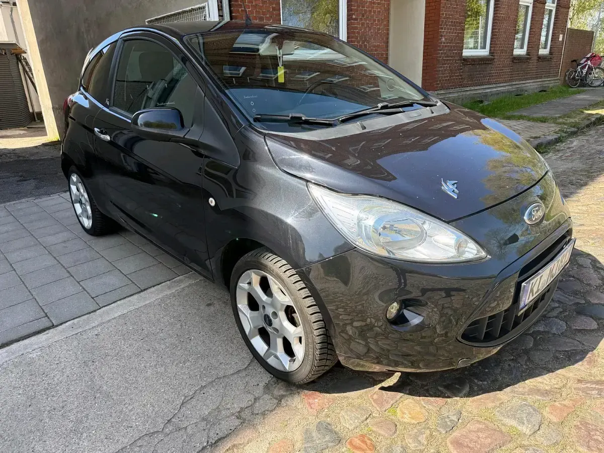 Gebraucht Ford Ka Individual 69 PS (50 kW) 2011 Schwarz Kleinwagen