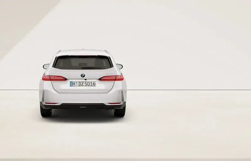 Neu BMW 520 197 PS (144 kW) 2026 Alpinweiß uni Kombi