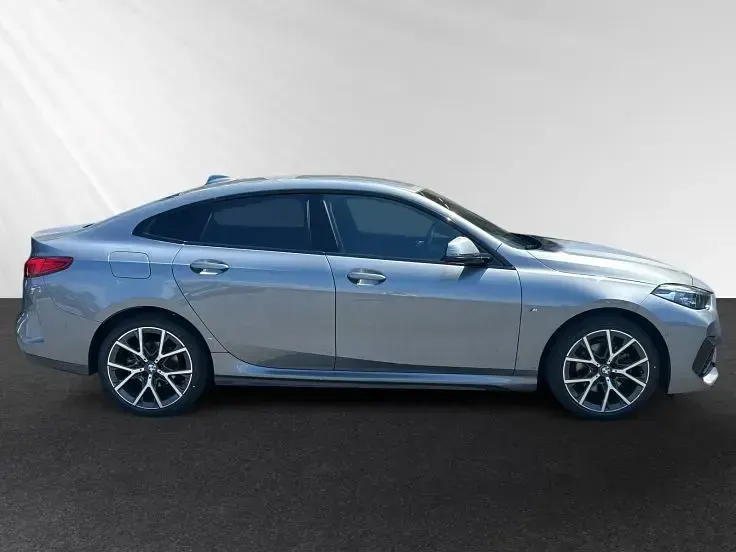 Gebraucht BMW 218 M Sport 150 PS (110 kW) 2022 Skyscraper grau metallic Limousine