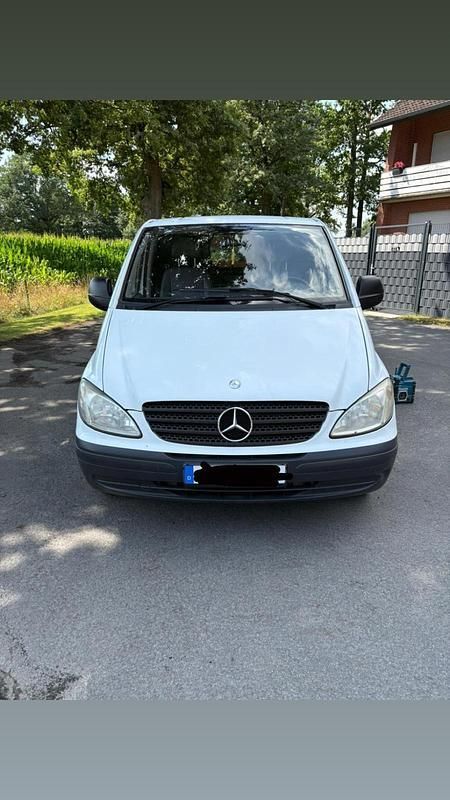 Weiß Gebraucht 2006 Mercedes Vito Van / Kleinbus | 7.500 € - Bild 1/4