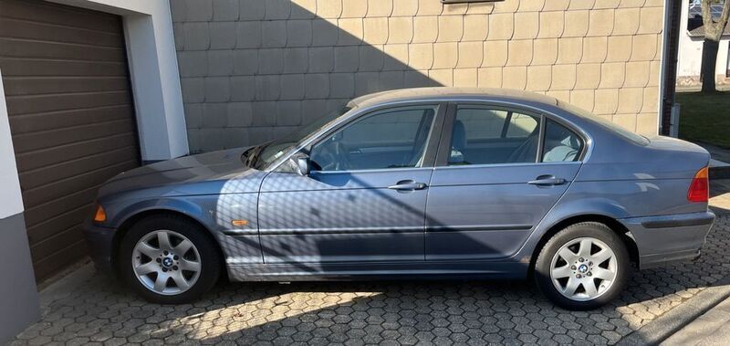 Blau Gebraucht 1998 BMW 328 Limousine | 5.500 € (Guter Preis) - Bild 1/4