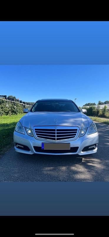 Second-hand Mercedes E250 2009 Argintiu Berlinǎ