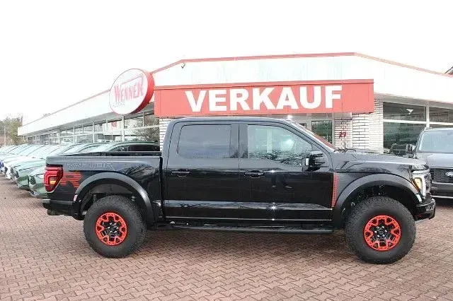 Używany Ford V8 Raptor 730 KM (536 kW) 2025 Czarny SUV