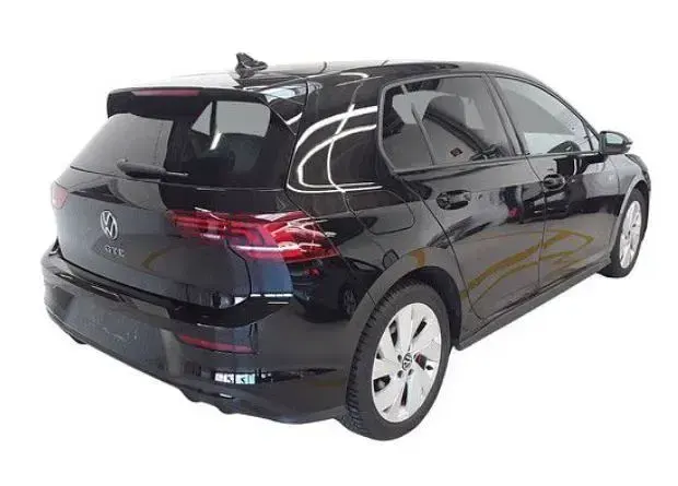 Gebraucht VW Golf VIII GTE 272 PS (200 kW) 2025 Grenadillschwarz Limousine