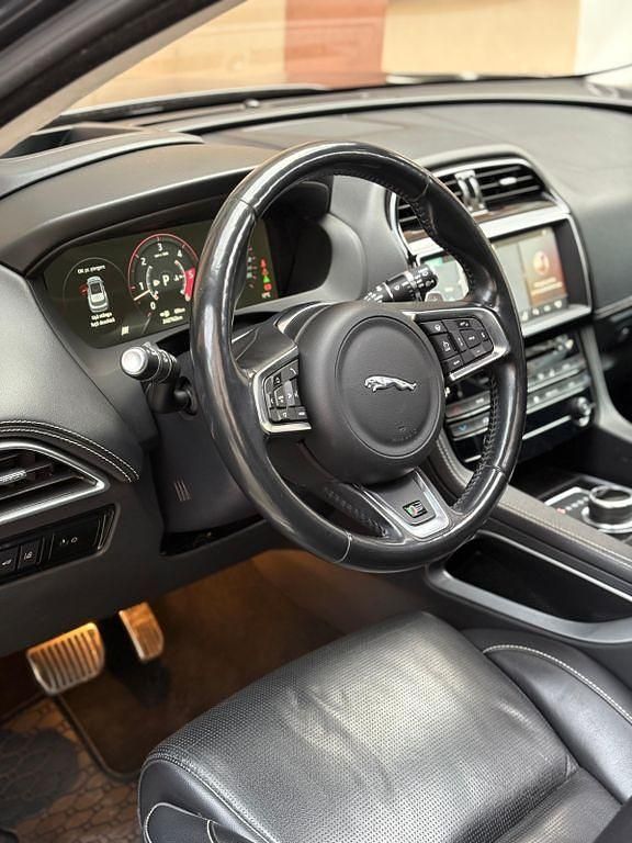 Gebraucht Jaguar F-Pace R 300 PS (220 kW) 2017 Schwarz SUV