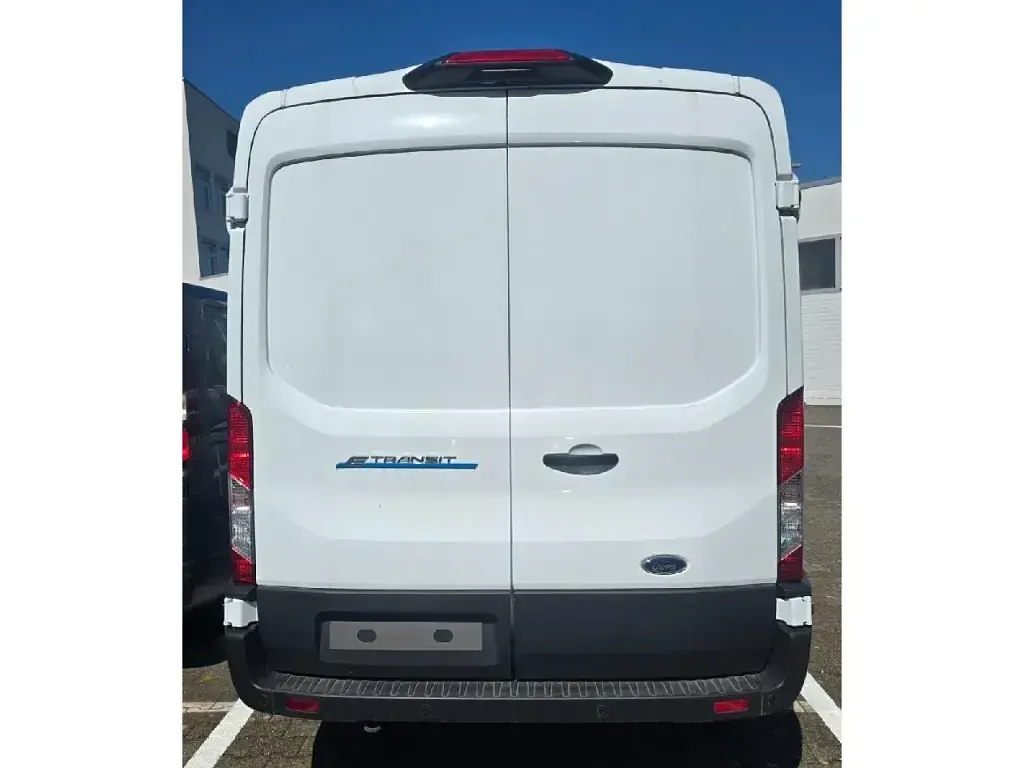 Gebraucht Ford Transit 135 kW (184 PS) 2024 Weiss Limousine