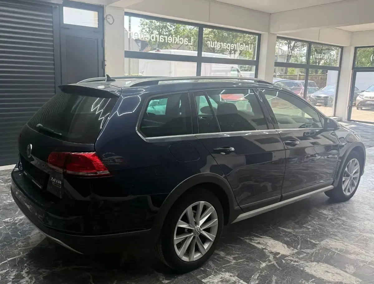 Gebraucht VW Golf Alltrack Basis 150 PS (110 kW) 2016 Blau Kombi