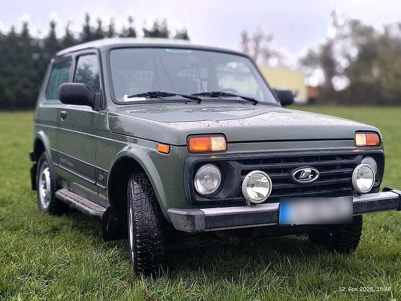 Second-hand Lada niva 83 CP (61 kW) 2017 Verde SUV