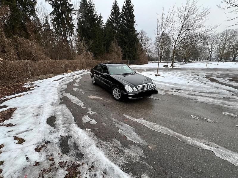 Schwarz Gebraucht 2003 Mercedes E320 Limousine | 3.900 € (Superpreis) - Bild 1/4