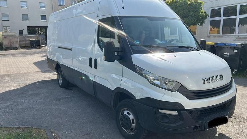 Gebraucht Iveco Daily 140 PS (102 kW) 2017 Weiß Van / Kleinbus