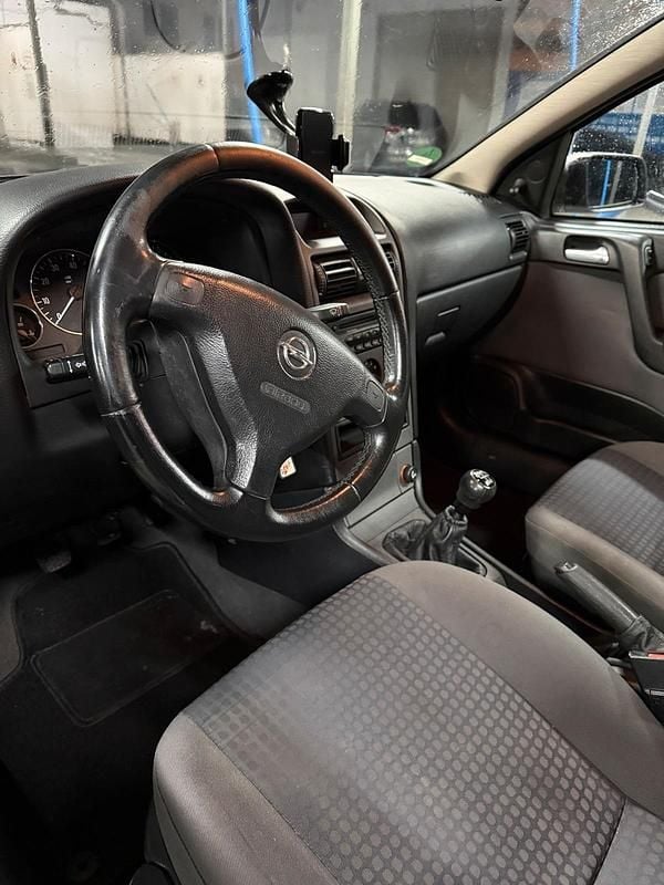 Gebraucht Opel Astra 84 PS (61 kW) 2002 Grau Limousine