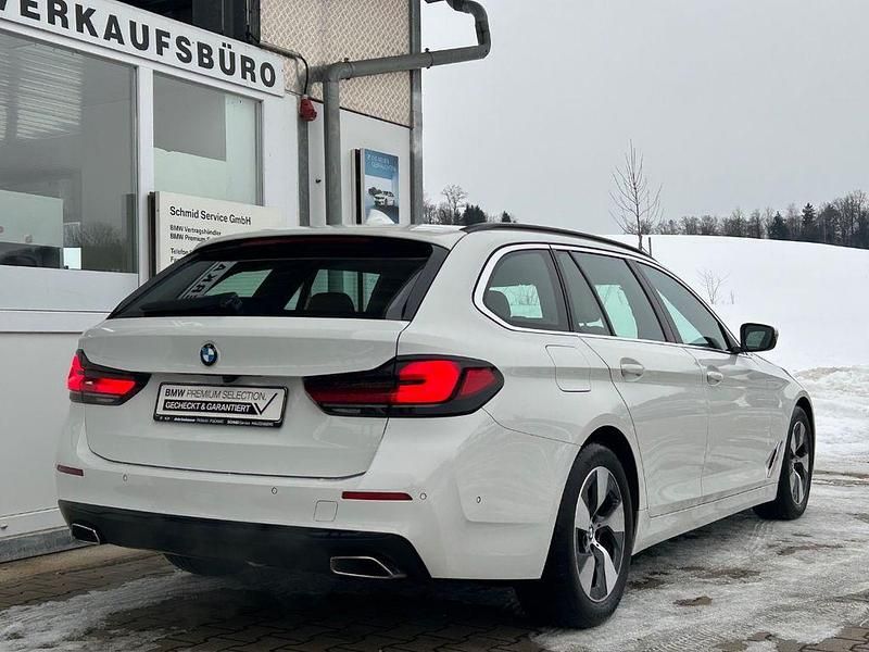 Gebraucht BMW 520 190 PS (139 kW) 2022 Weiß Kombi