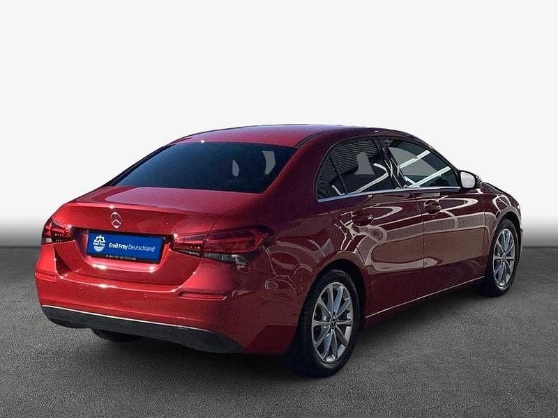 Gebraucht Mercedes A180 Style 136 PS (100 kW) 2020 Rot Limousine