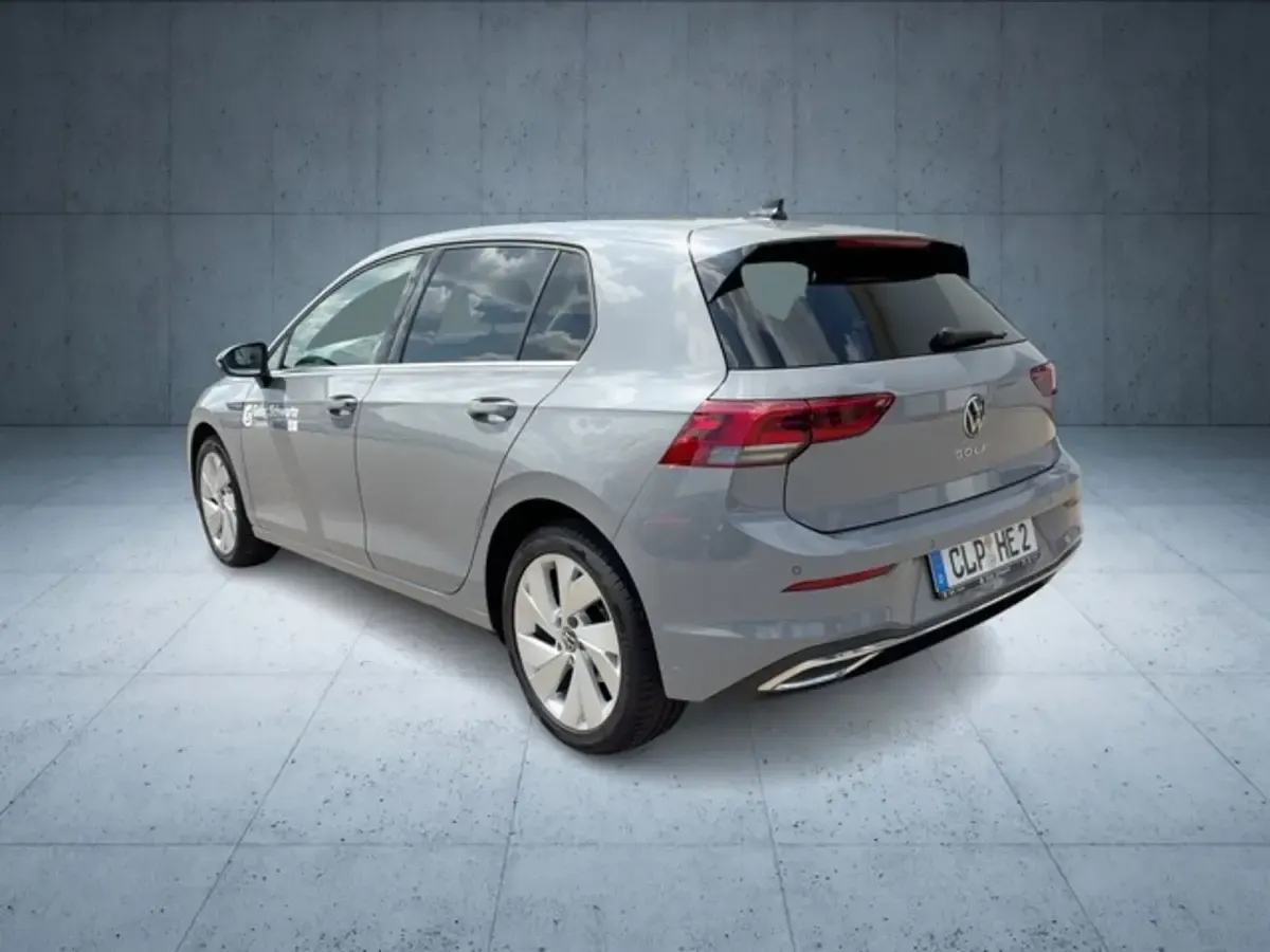 Gebraucht VW Golf VIII Style 131 PS (96 kW) 2022 Grau Limousine
