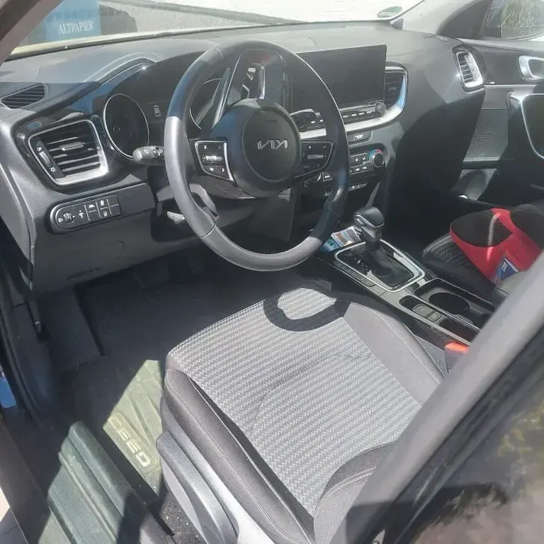 Gebraucht Kia Ceed Vision 140 PS (102 kW) 2024 Schwarz Kleinwagen