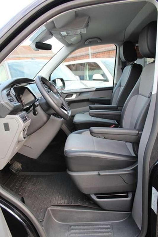 Gebraucht VW T6.1 Highline 204 PS (150 kW) 2023 Schwarz Van