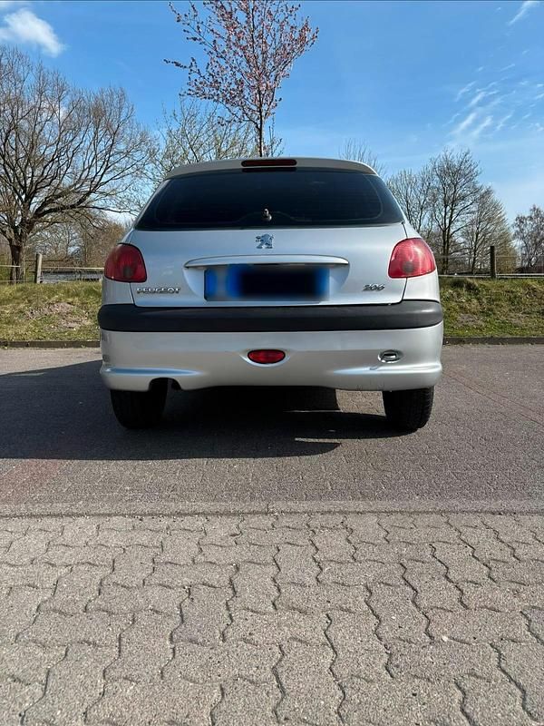 Gebraucht Peugeot 206 60 PS (44 kW) 2006 Silber Kleinwagen