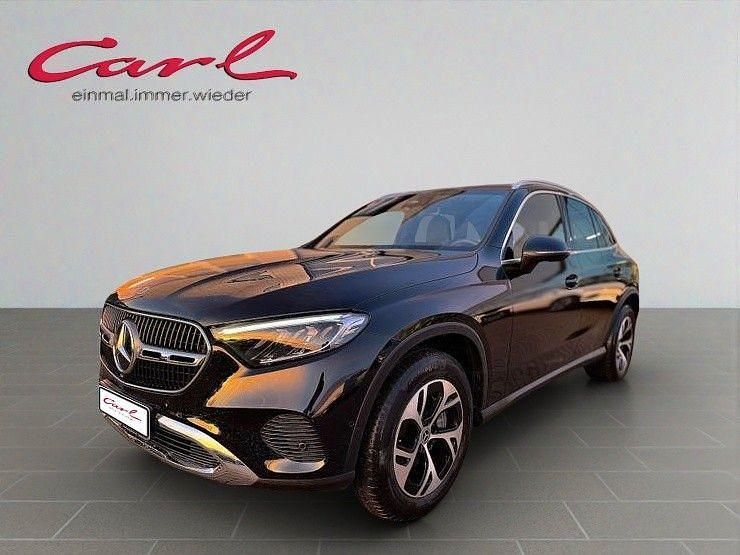 Schwarz Gebraucht 2024 Mercedes GLC300e SUV | 62.200 € (Teuer) - Bild 1/4