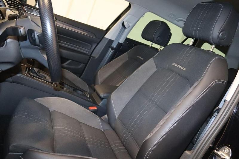 Gebraucht VW Passat Alltrack 239 PS (175 kW) 2019 Deep black perleffekt Kombi