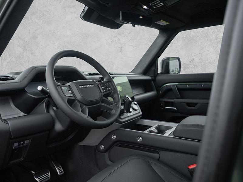 Neu Land Rover Defender 426 PS (313 kW) 2025 Woolstone green SUV