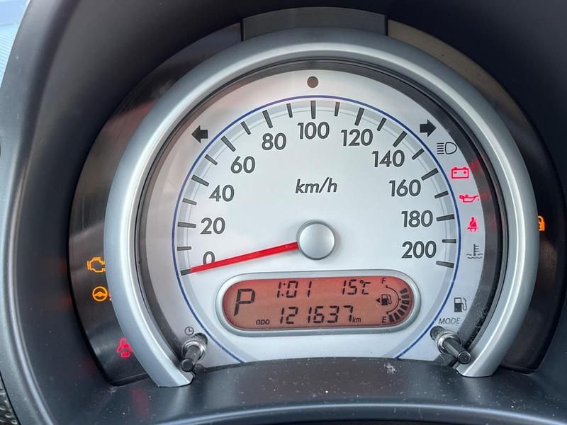 Gebraucht Suzuki Splash 94 PS (69 kW) 2014 Silber Kleinwagen