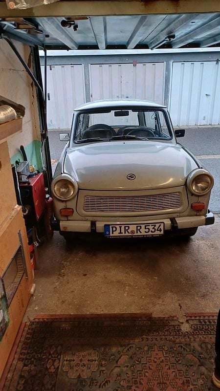 Weiß Gebraucht 1987 Trabant 601 Kombi | 2.500 € - Bild 1/4