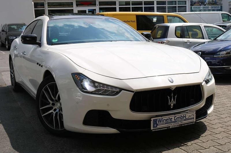Weiß Gebraucht 2015 Maserati Ghibli Coupé | 20.490 € (Fairer Preis) - Bild 1/4