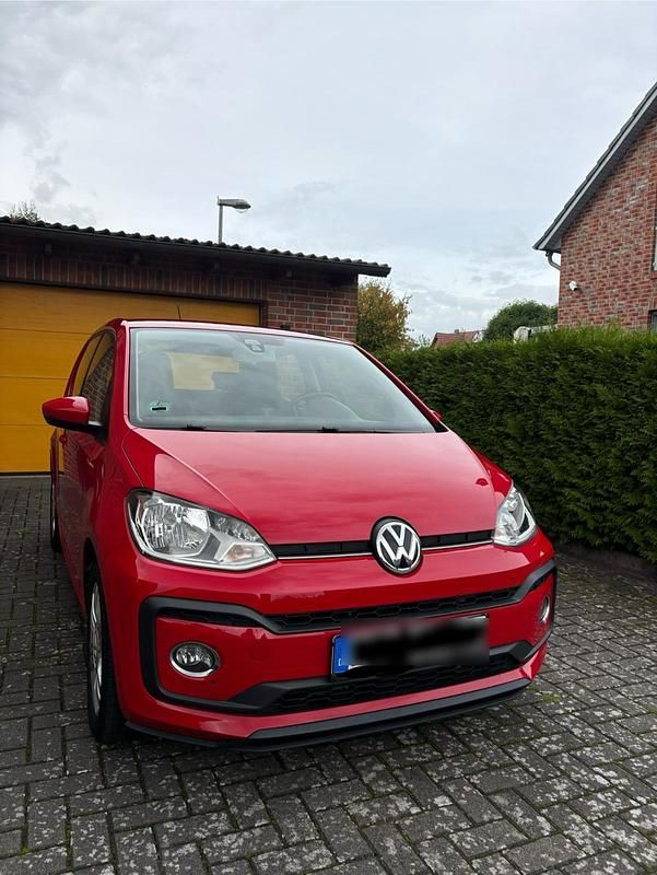 Rot Gebraucht 2019 VW up! Kleinwagen | 8.999 € (Etwas zu teuer) - Bild 1/4