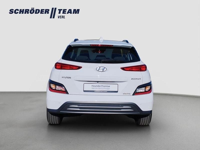 Gebraucht Hyundai Kona Select 100 kW (136 PS) 2023 Weiß SUV