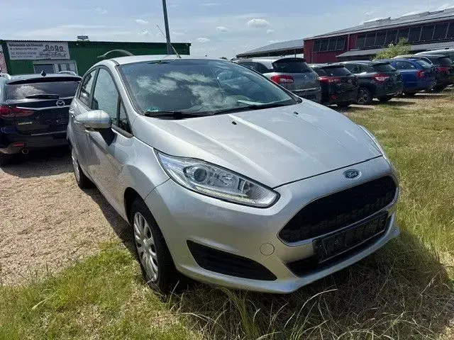 Gebraucht Ford Fiesta Trend 80 PS (58 kW) 2016 Silber Kleinwagen