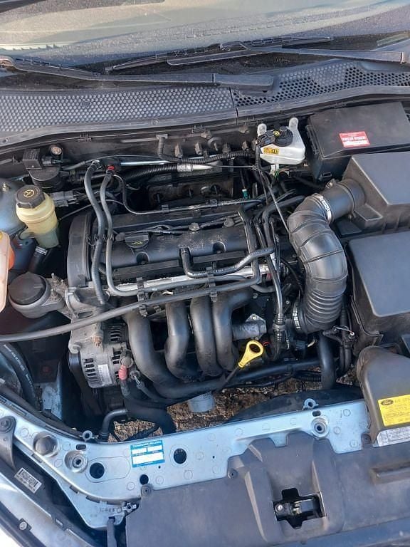 Gebraucht Ford Focus Trend 101 PS (74 kW) 2004 Grau Limousine