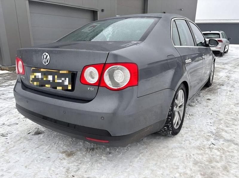 Gebraucht VW Jetta Comfortline 116 PS (85 kW) 2006 Grau Limousine