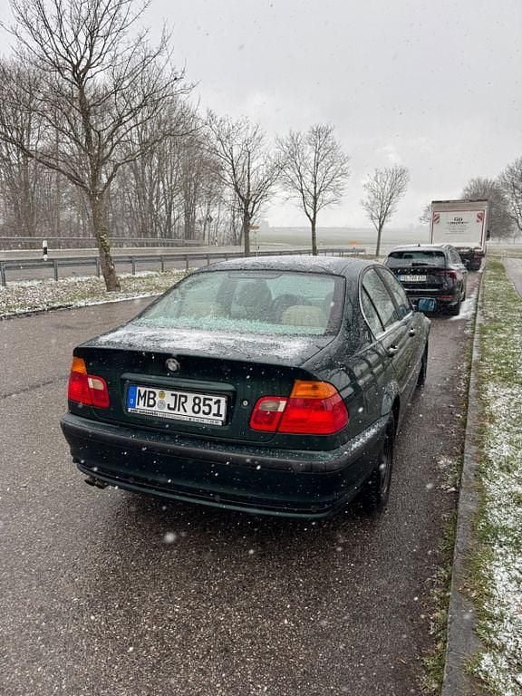 Gebraucht BMW 320 150 PS (110 kW) 1999 Grün Limousine