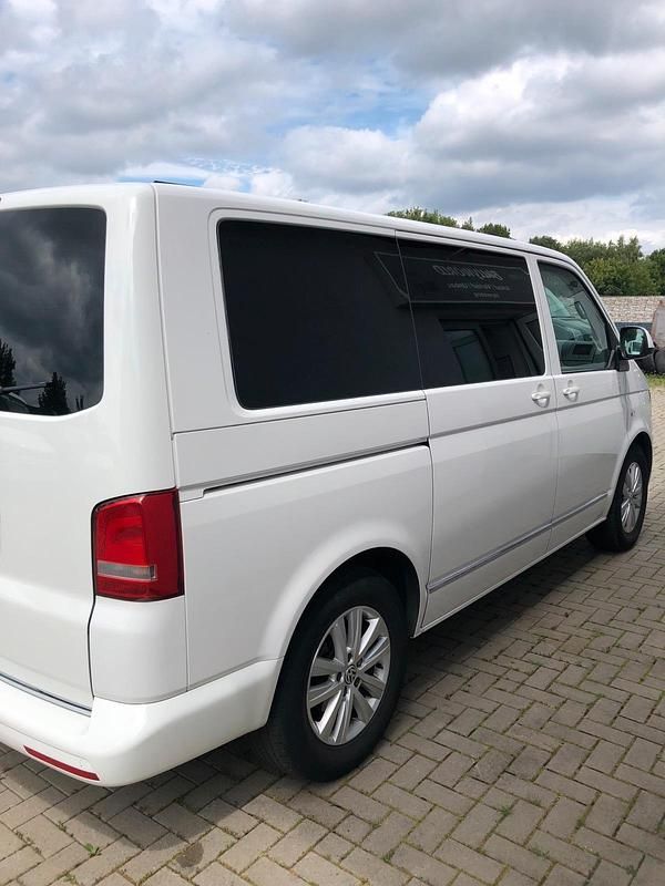 Second-hand VW T5 Highline 180 CP (132 kW) 2012 Alb Van