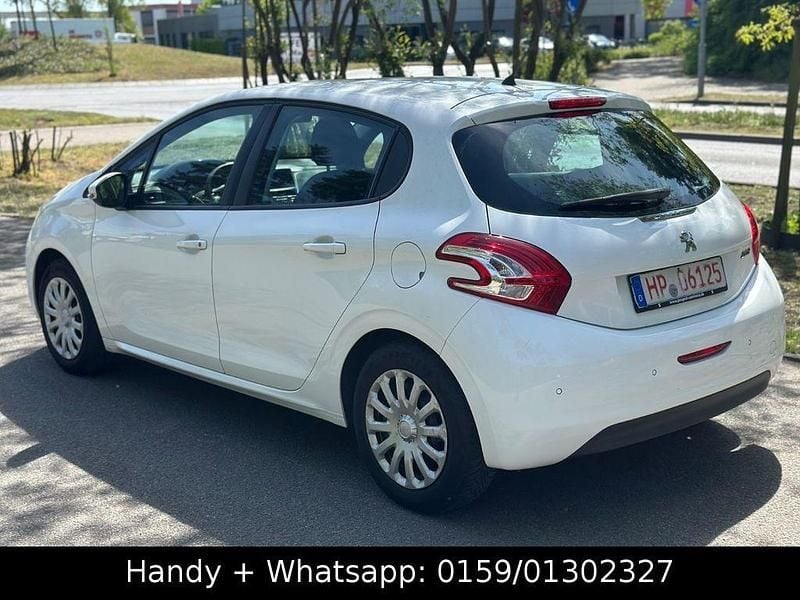 Gebraucht Peugeot 208 Active 68 PS (50 kW) 2015 Blanc banquise Kleinwagen