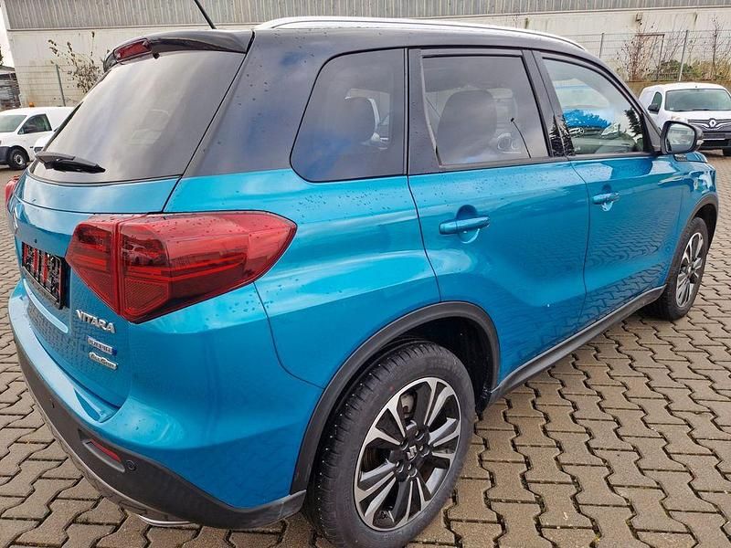 Gebraucht Suzuki Vitara Comfort+ 129 PS (94 kW) 2021 Blau SUV