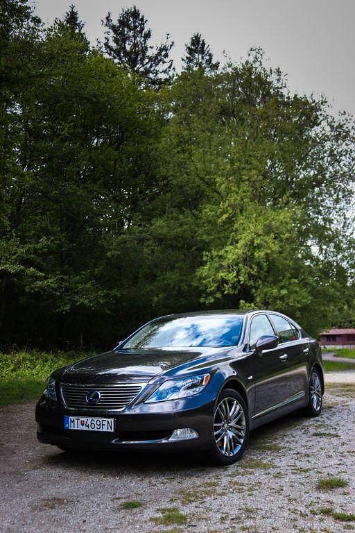 Braun Gebraucht 2008 Lexus LS600h Limousine | 13.500 € - Bild 1/4