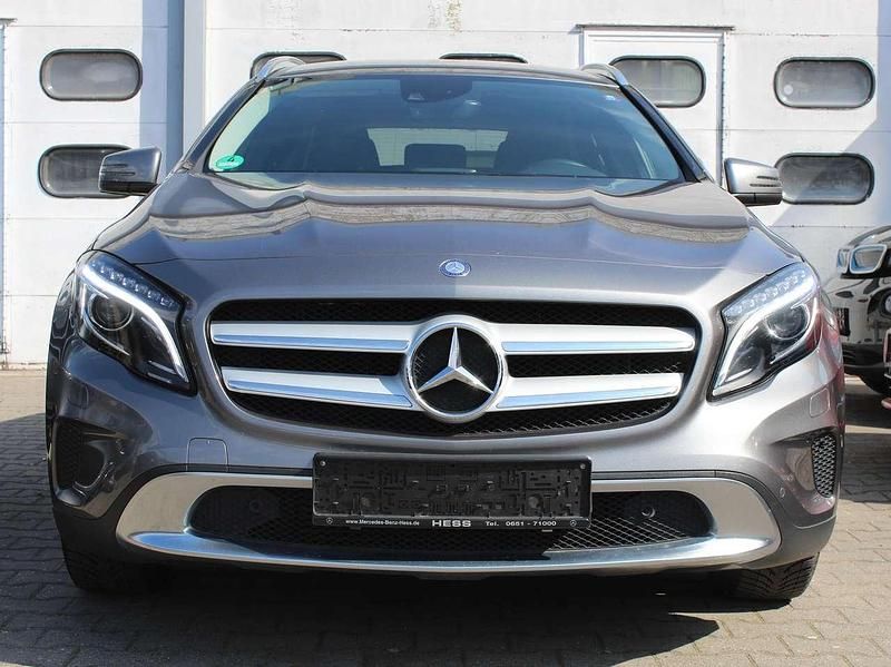 Gebraucht Mercedes GLA220 170 PS (125 kW) 2015 Mountaingrau  met. SUV