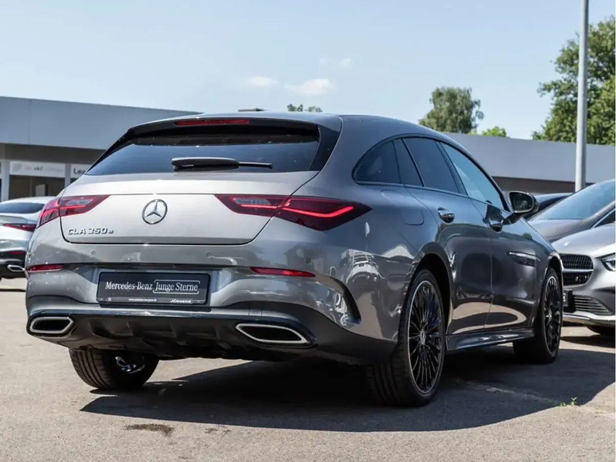Gebraucht Mercedes CLA250e AMG 163 PS (119 kW) 2025 Grau metalliclack mountaingrau Coupé