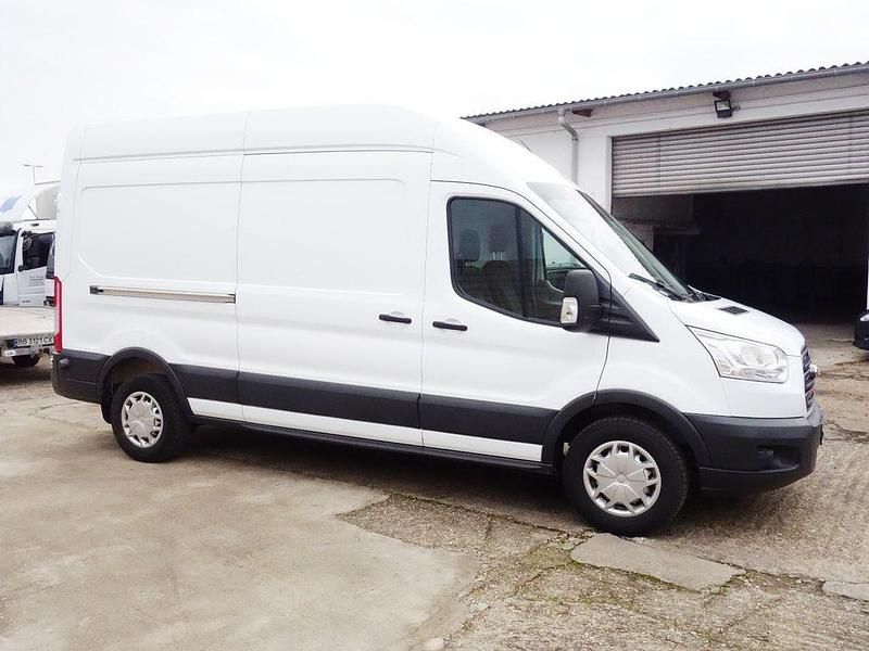 Weiß Gebraucht 2016 Ford Transit Trend Van / Kleinbus | 9.900 € (Fairer Preis) - Bild 1/4