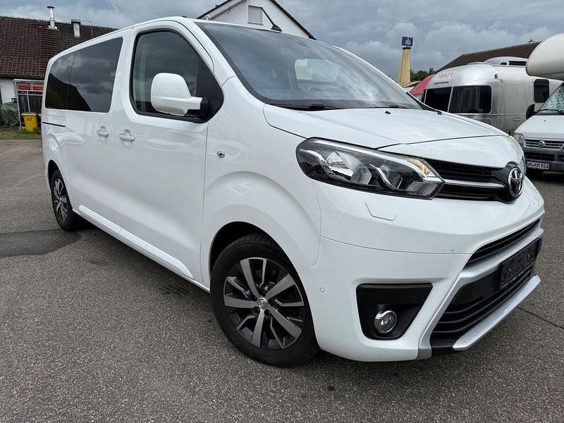 Weiß Gebraucht 2019 Toyota Proace Verso Comfort Kombi | 25.400 € (Fairer Preis) - Bild 1/4