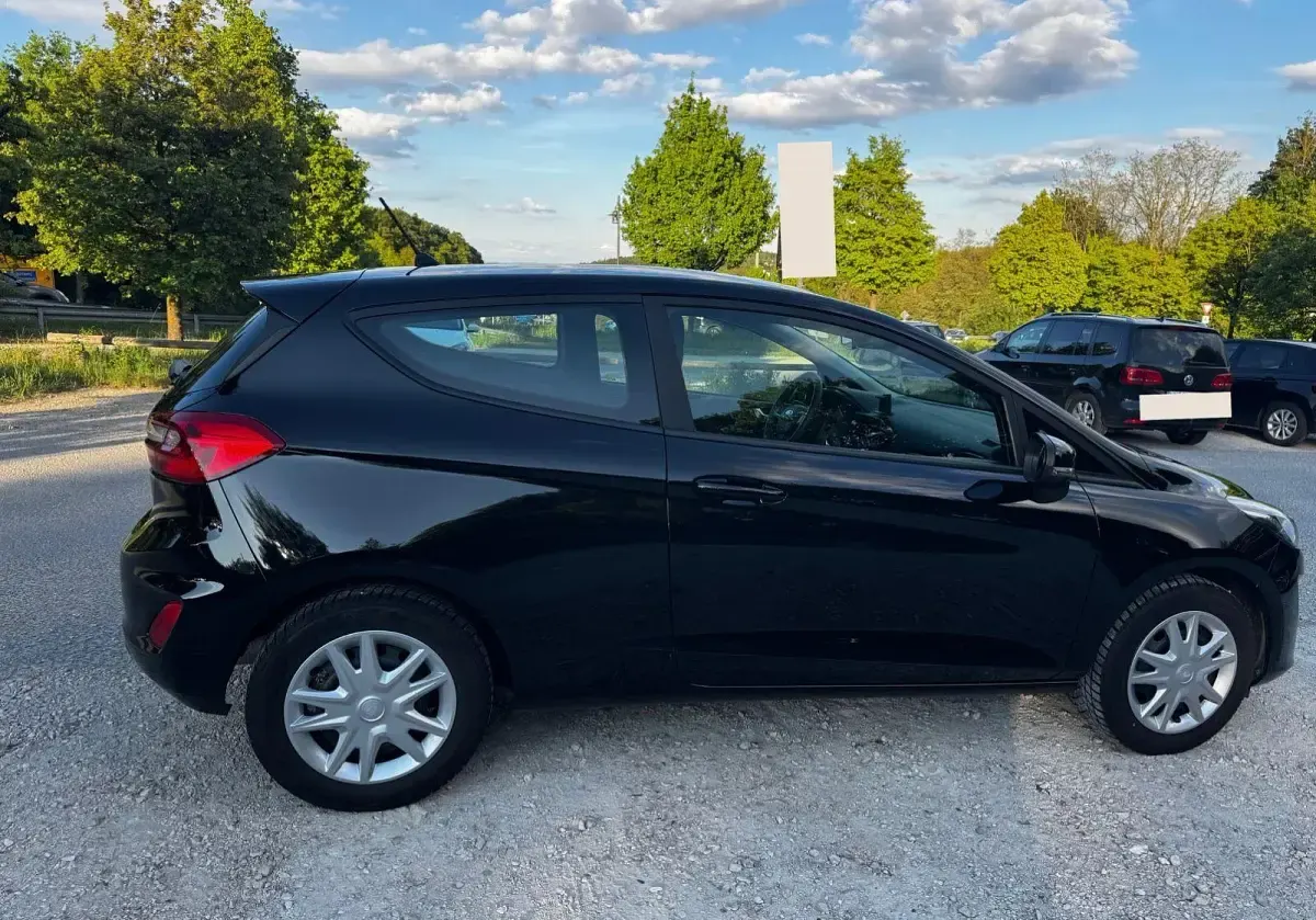 Gebraucht Ford Fiesta Trend 71 PS (52 kW) 2019 Schwarz Kleinwagen