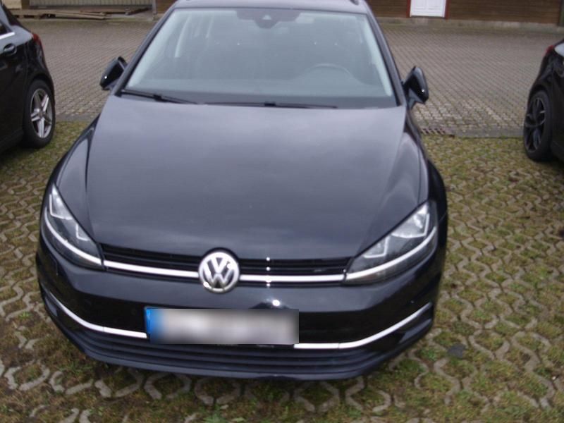 Blau Gebraucht 2018 VW Passat Kombi | 11.000 € (Superpreis) - Bild 1/3