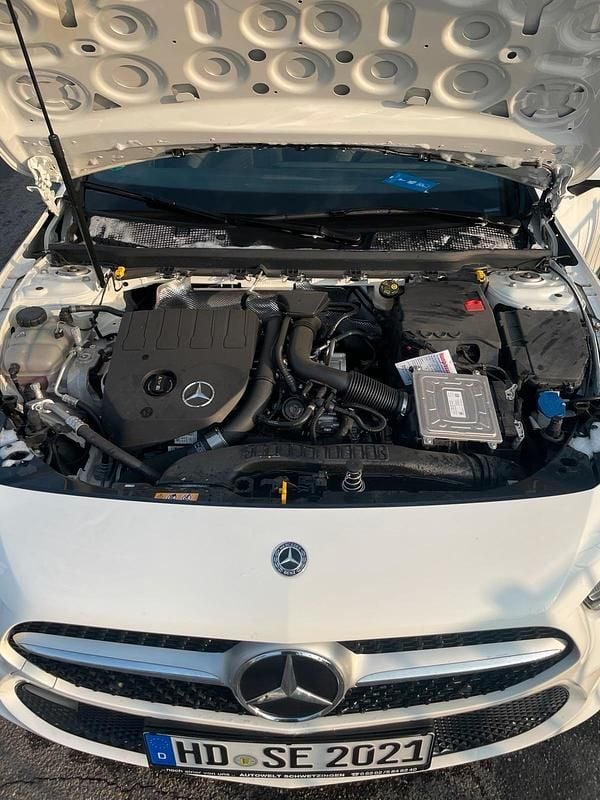 Gebraucht Mercedes A180 136 PS (100 kW) 2020 Weiß Limousine