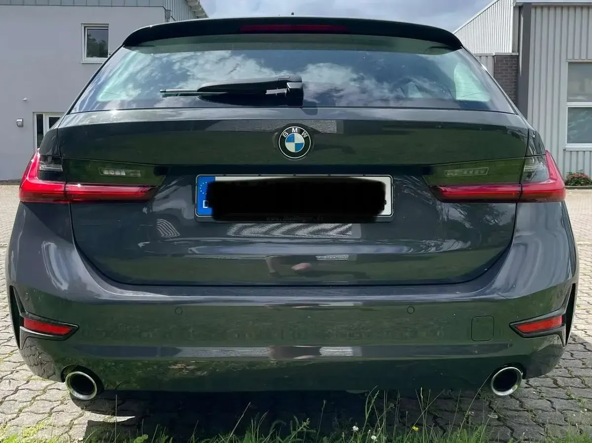 Gebraucht BMW 320 Advantage 190 PS (139 kW) 2020 Grau Kombi