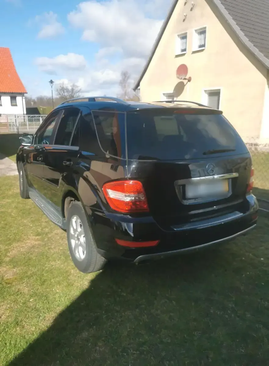 Gebraucht Mercedes ML300 190 PS (139 kW) 2009 Schwarz SUV