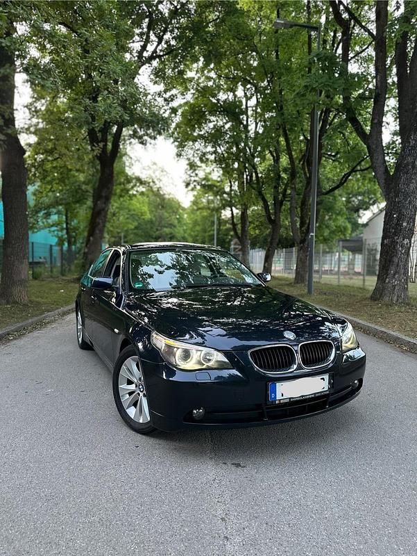 Blau Gebraucht 2004 BMW 525 Limousine | 4.100 € (Fairer Preis) - Bild 1/4